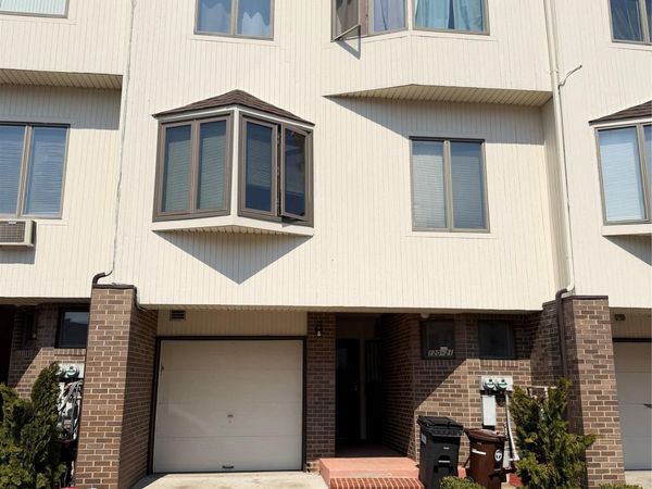 12021 Riviera Court , Unit 5B, College Point, NY 11356