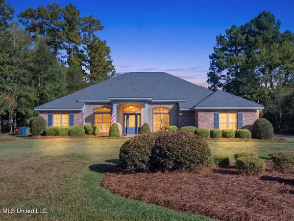 136 Saint Annes Drive, Hattiesburg, MS 39401