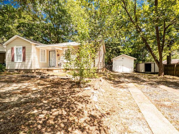 702 S Parkway Dr, El Dorado, AR 71730