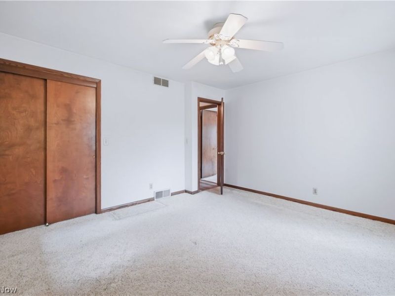 7166 Wildwood Drive, Brookfield, OH 44403 Photo 22