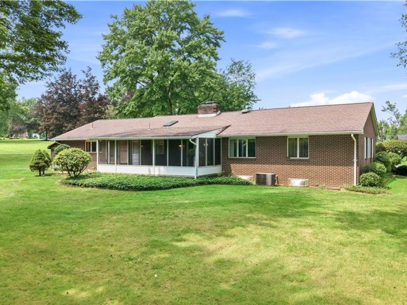 7166 Wildwood Drive, Brookfield, OH 44403 Photo 3