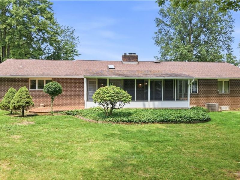 7166 Wildwood Drive, Brookfield, OH 44403 Photo 4