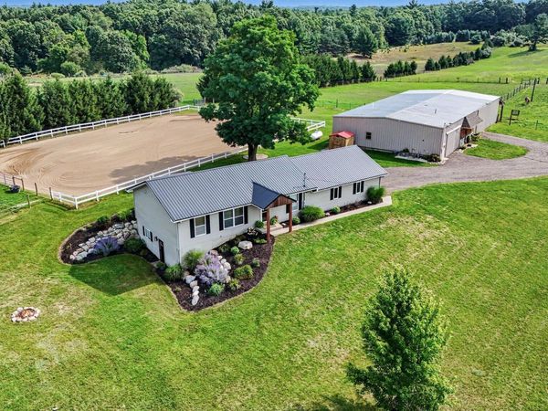 10320 Lincoln Lake Avenue NE, Greenville, MI 48838