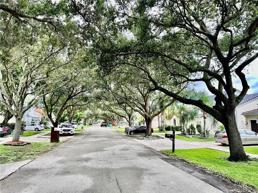 2710 Bogota Avenue, Cooper City, FL 33026 Photo