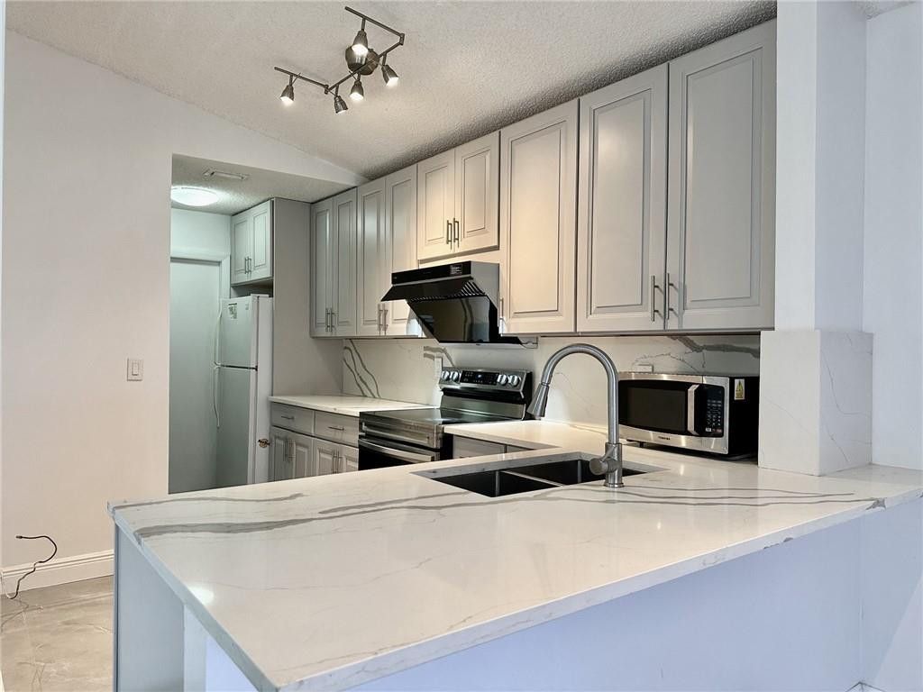 2710 Bogota Avenue, Cooper City, FL 33026 Photo