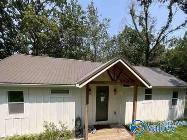 356 E Lake Hill Drive, Talladega, AL 35160