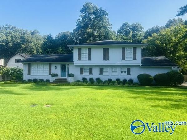 609 Benham Avenue, Scottsboro, AL 35768
