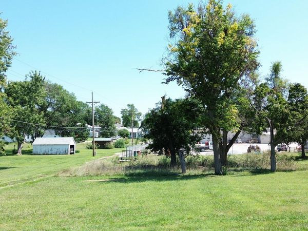 915 M Street, Auburn, NE 68305