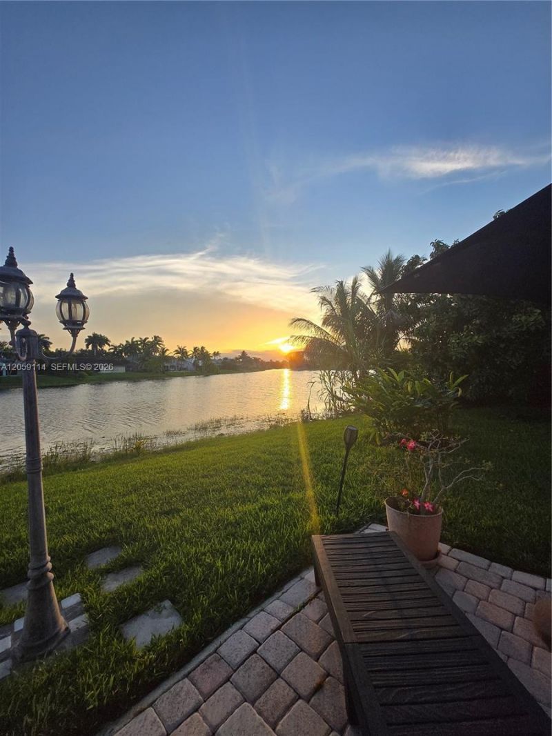 19130 NW 10th St, Pembroke Pines, FL 33029 Photo