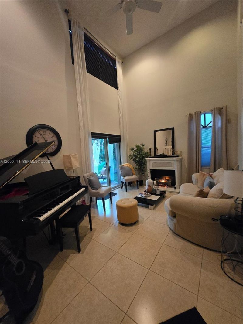 19130 NW 10th St, Pembroke Pines, FL 33029 Photo