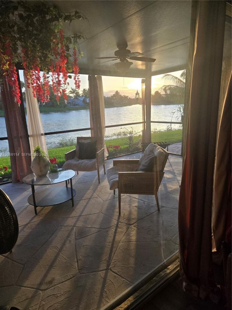 19130 NW 10th St, Pembroke Pines, FL 33029 Photo
