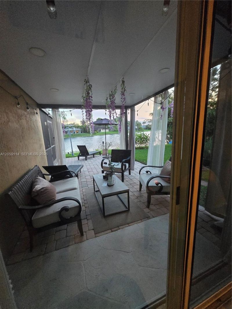 19130 NW 10th St, Pembroke Pines, FL 33029 Photo
