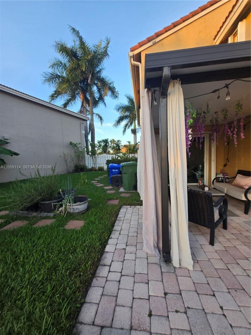 19130 NW 10th St, Pembroke Pines, FL 33029 Photo