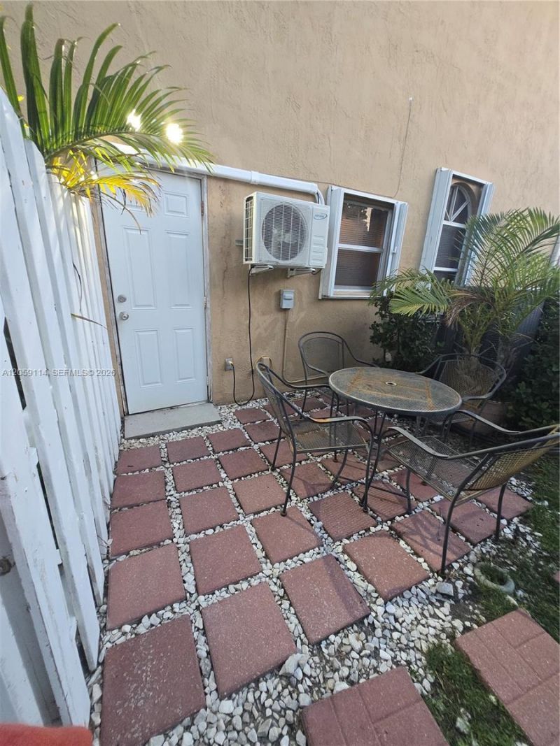 19130 NW 10th St, Pembroke Pines, FL 33029 Photo