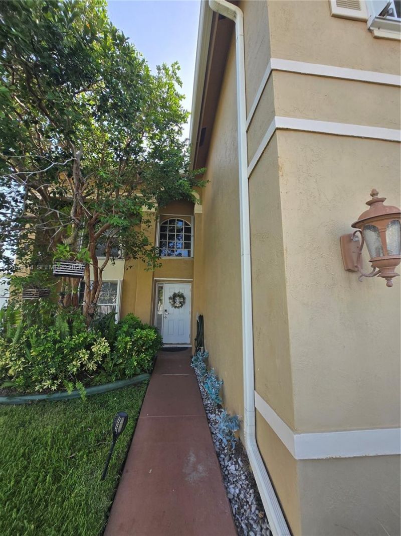 19130 NW 10th St, Pembroke Pines, FL 33029 Photo