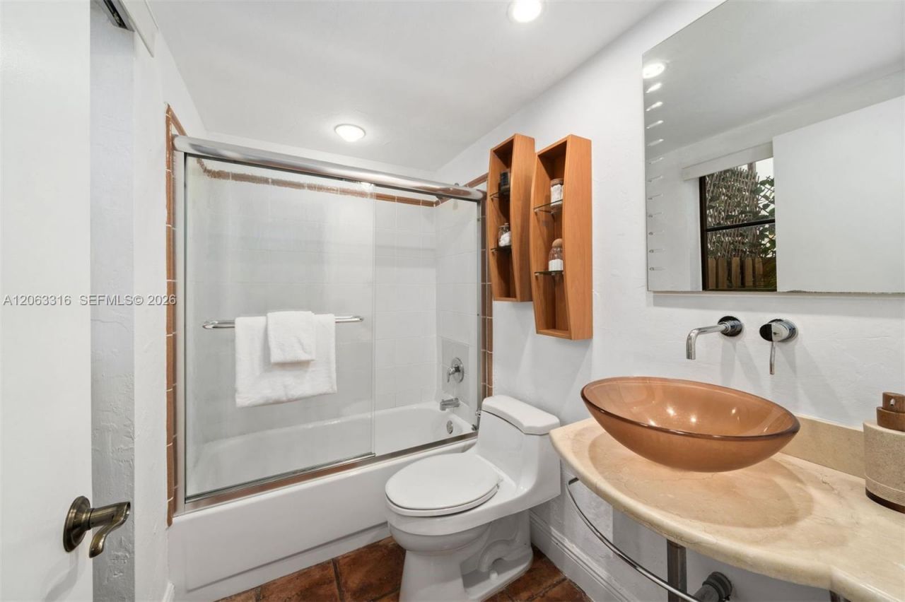 3145 Jackson Ave, Miami, FL 33133 Photo