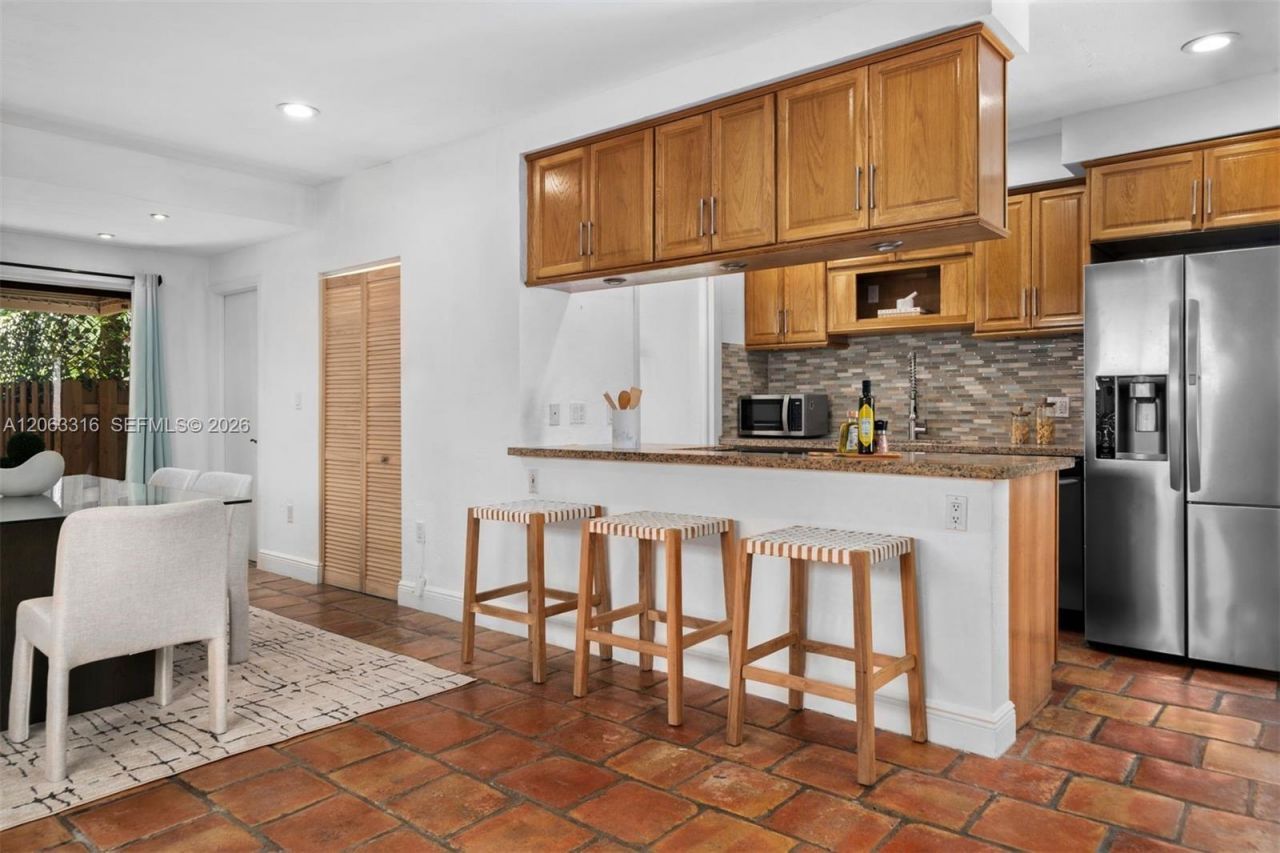 3145 Jackson Ave, Miami, FL 33133 Photo