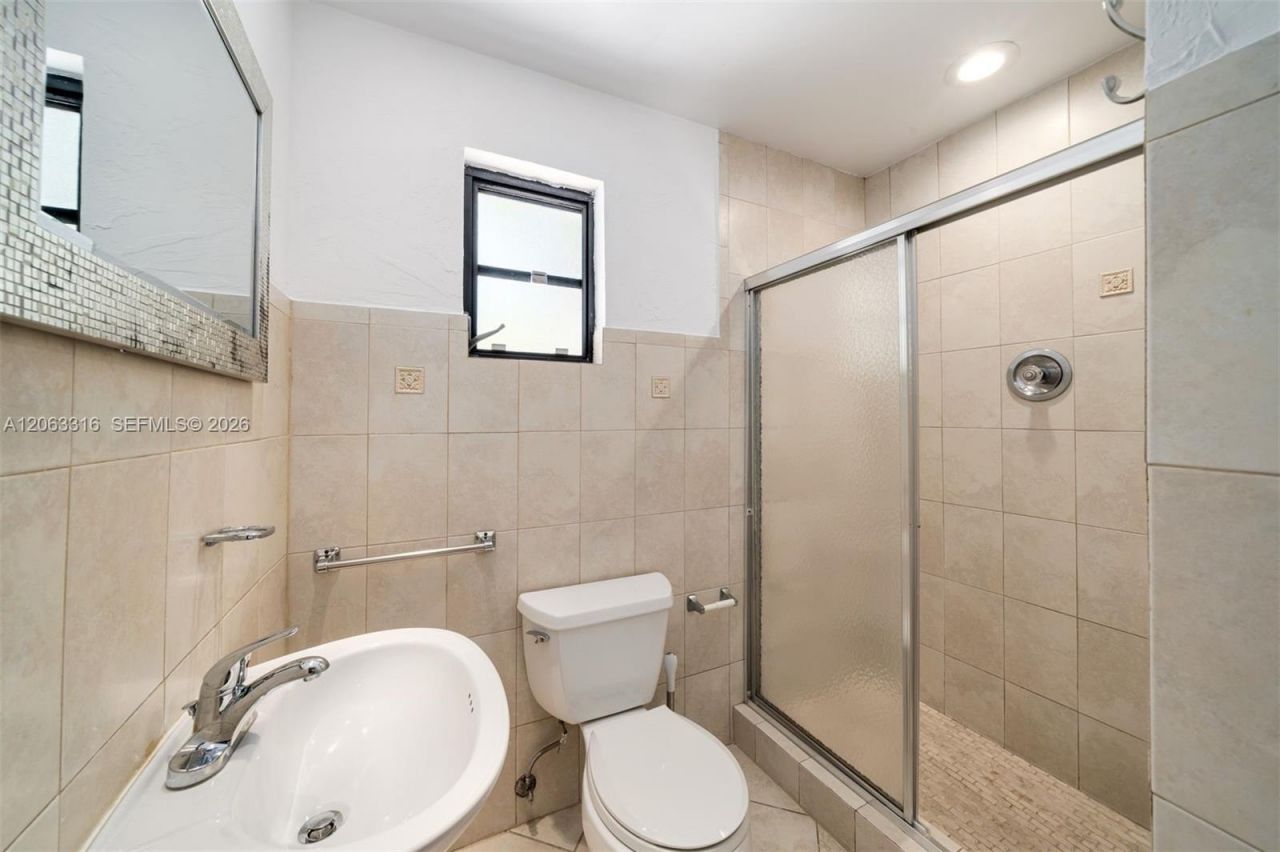 3145 Jackson Ave, Miami, FL 33133 Photo