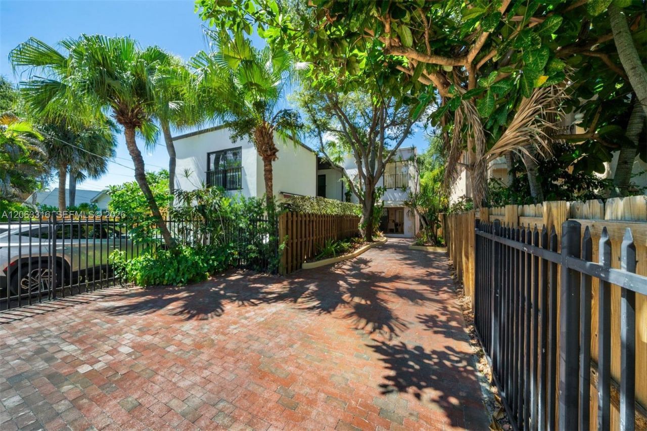 3145 Jackson Ave, Miami, FL 33133 Photo