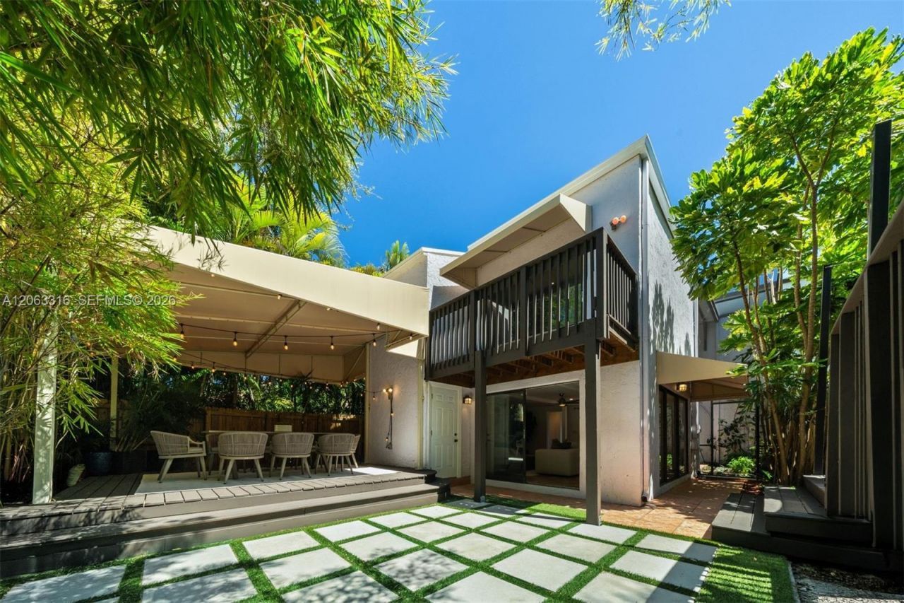 3145 Jackson Ave, Miami, FL 33133 Photo