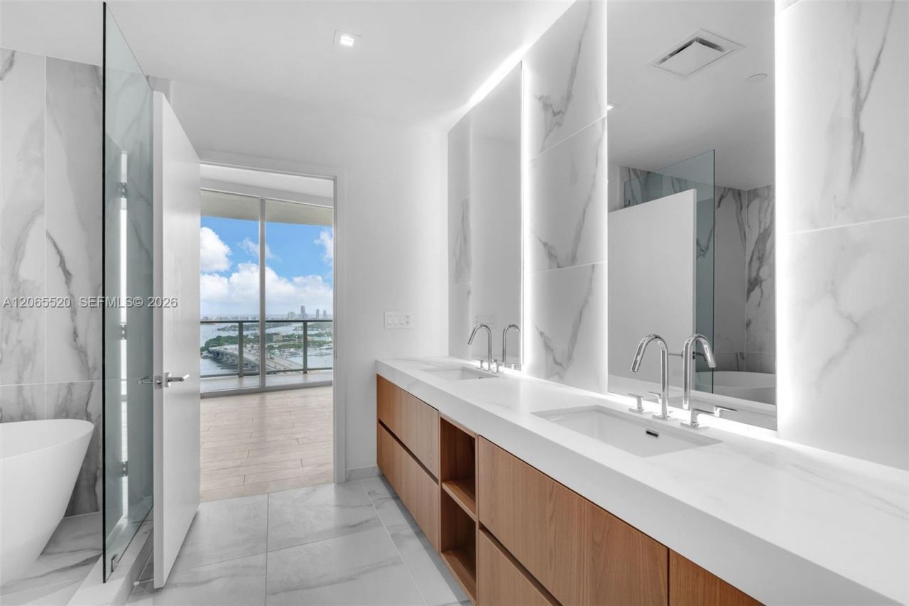 1400 Biscayne Blvd, Unit 2905, Miami, FL 33132 Photo