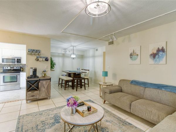 3095 N Oakland Forest Dr , Unit 104, Oakland Park, FL 33309