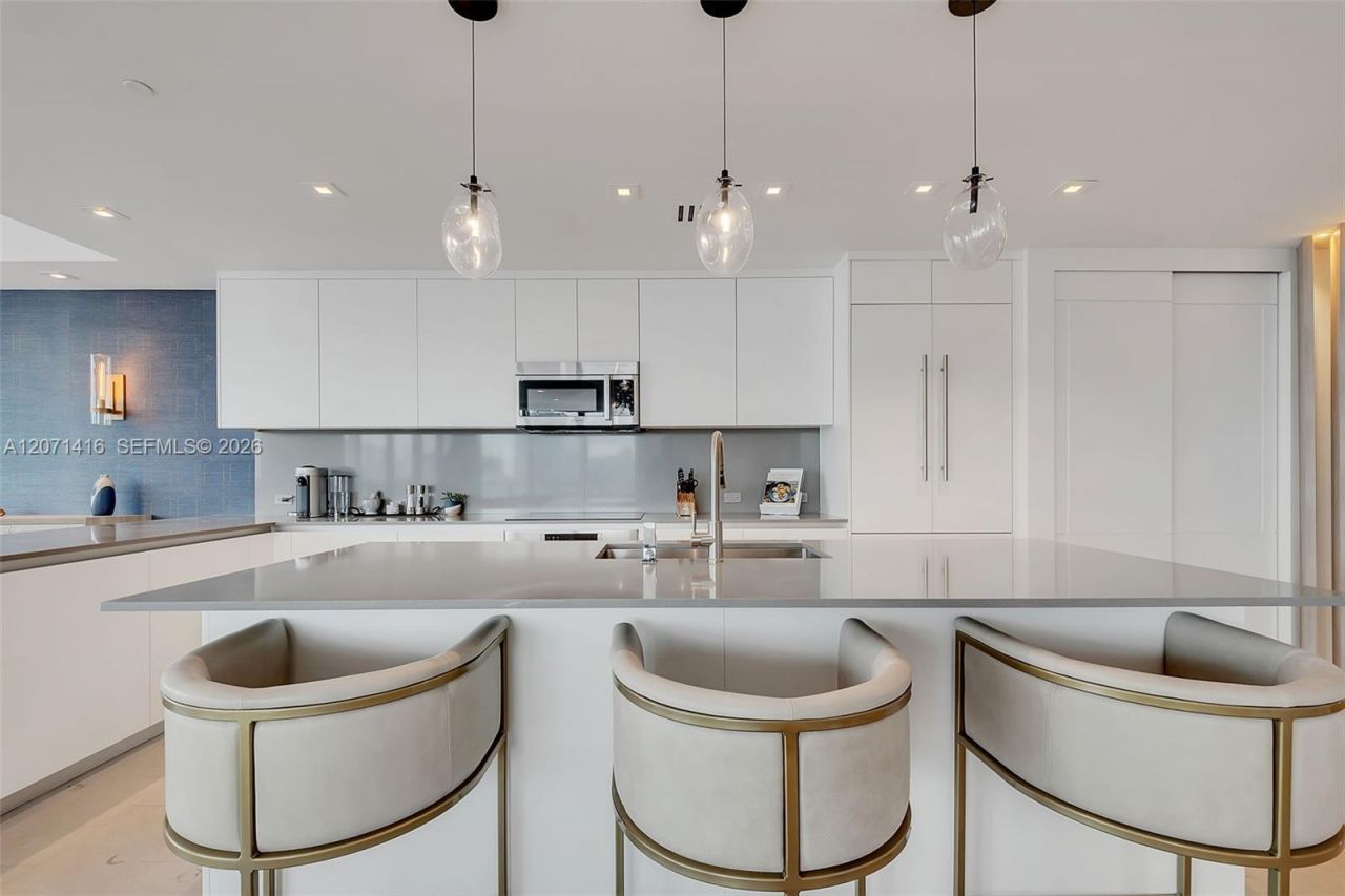 68 SE 6th St , Unit 3911, Miami, FL 33131 Photo