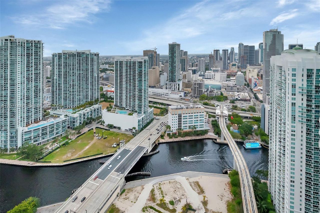 68 SE 6th St , Unit 3911, Miami, FL 33131 Photo