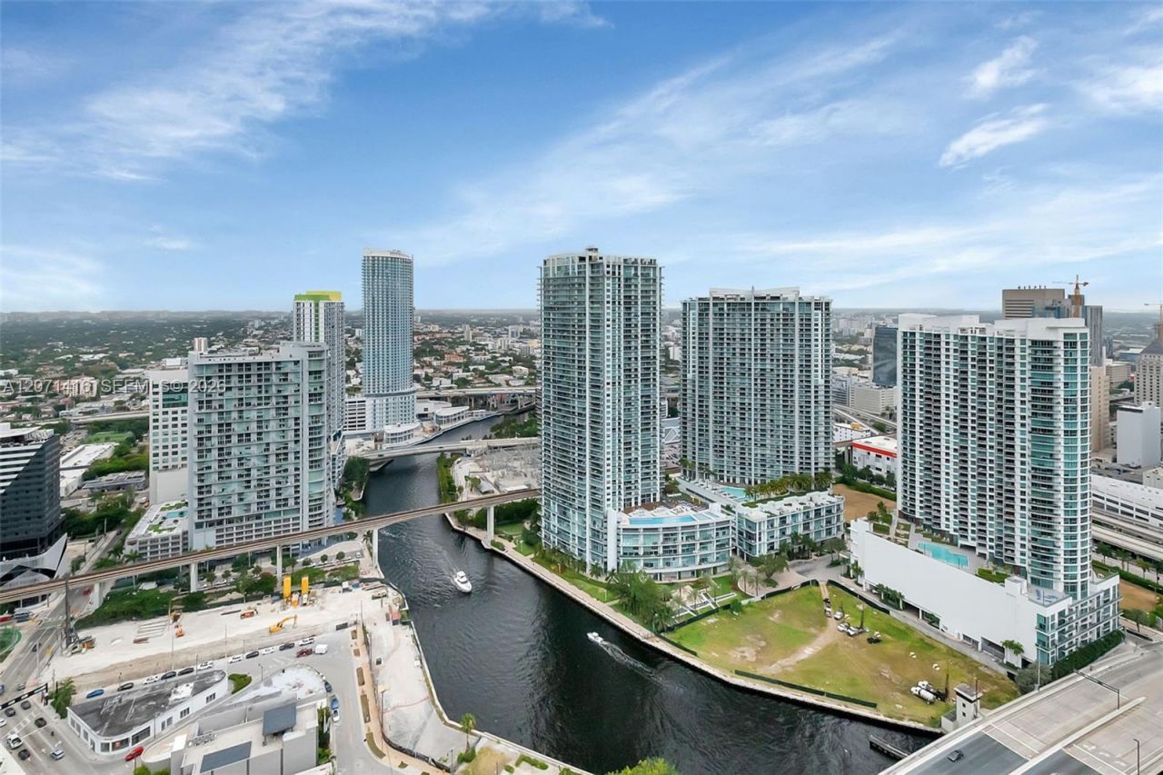 68 SE 6th St , Unit 3911, Miami, FL 33131 Photo