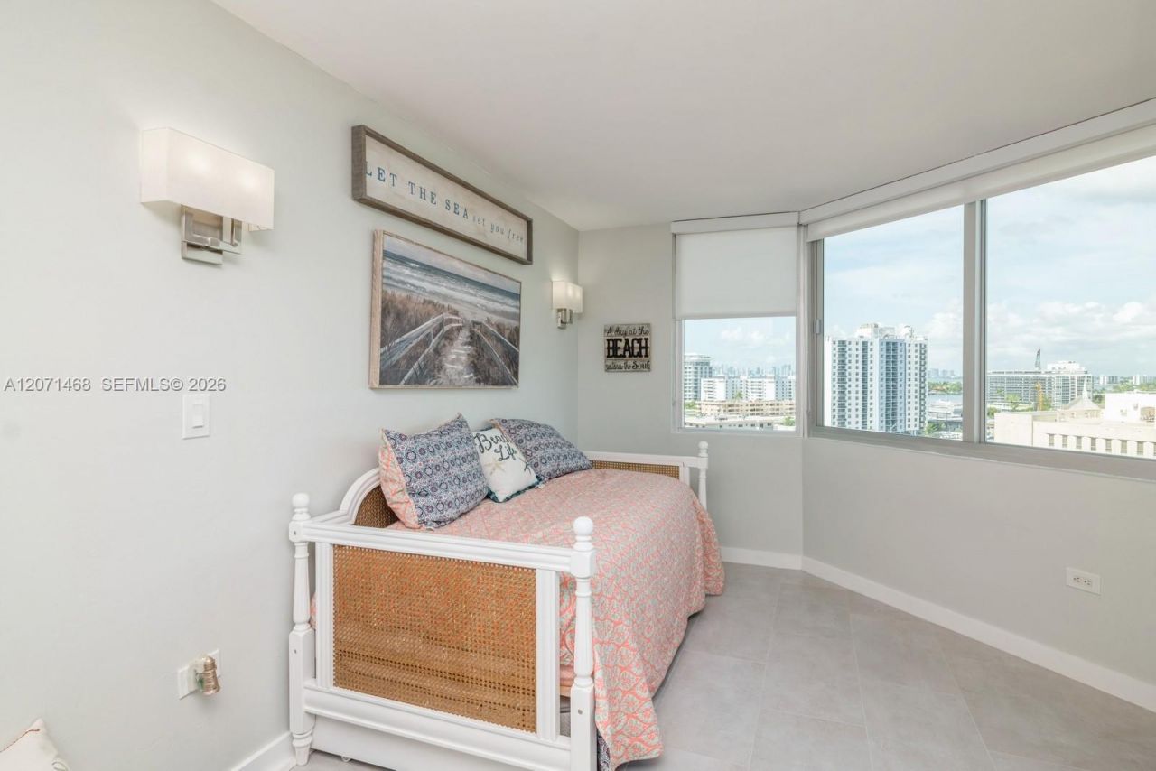 7135 Collins Ave , Unit 1125, Miami Beach, FL 33141 Photo