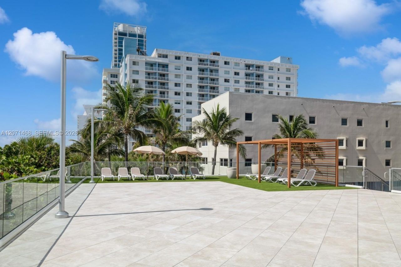 7135 Collins Ave , Unit 1125, Miami Beach, FL 33141 Photo