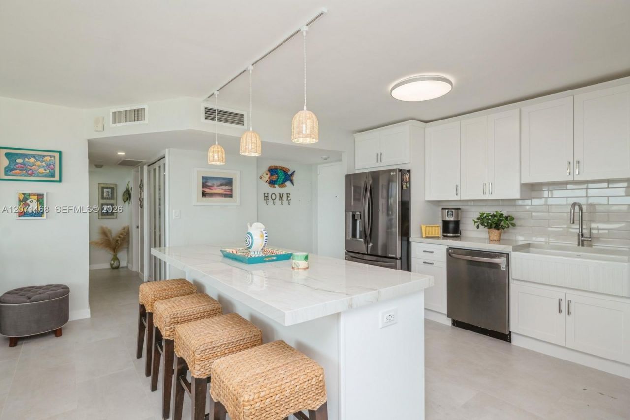 7135 Collins Ave , Unit 1125, Miami Beach, FL 33141 Photo