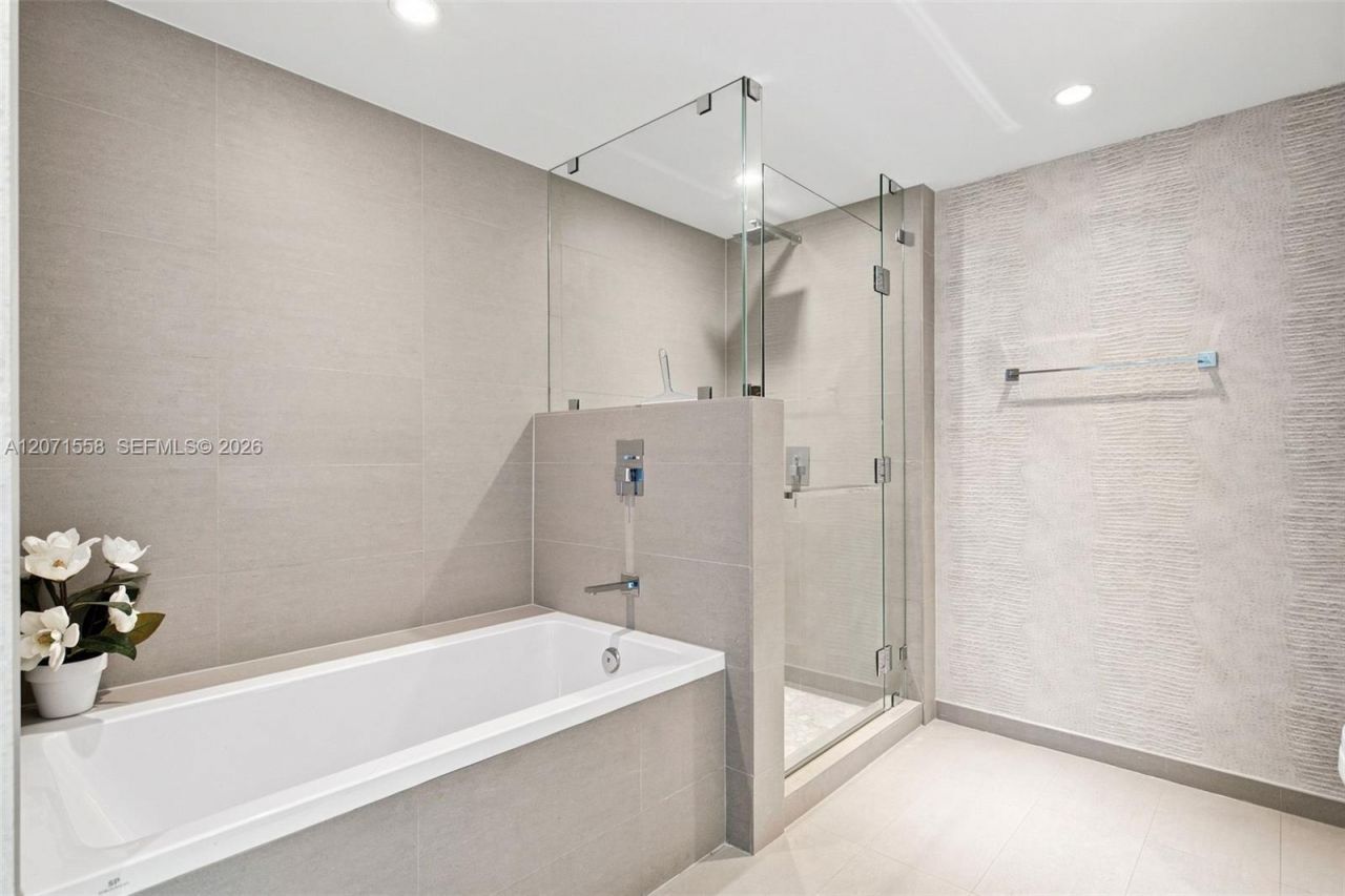 1080 Brickell Ave , Unit 3800, Miami, FL 33131 Photo