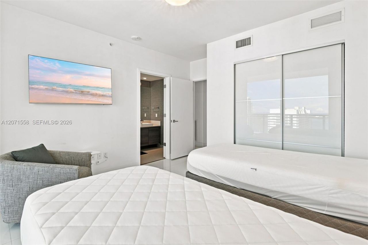 1080 Brickell Ave , Unit 3800, Miami, FL 33131 Photo