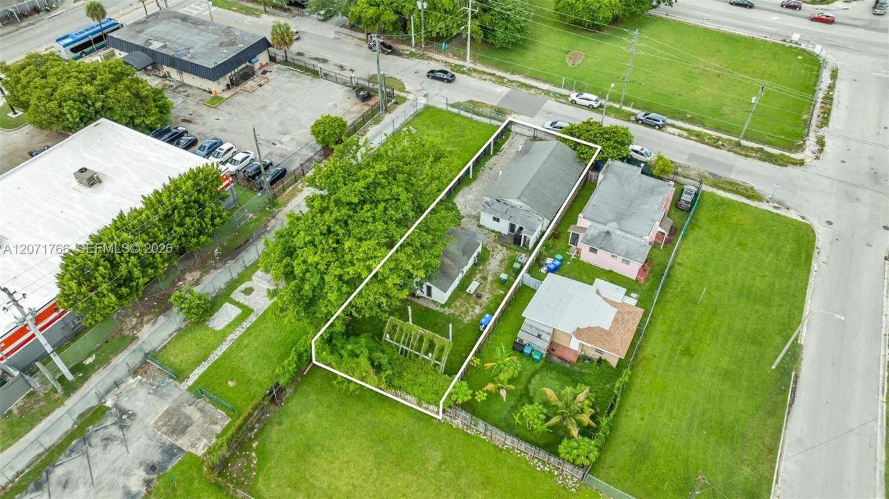 8011 NE Miami Ct , Miami, FL 33138 Photo