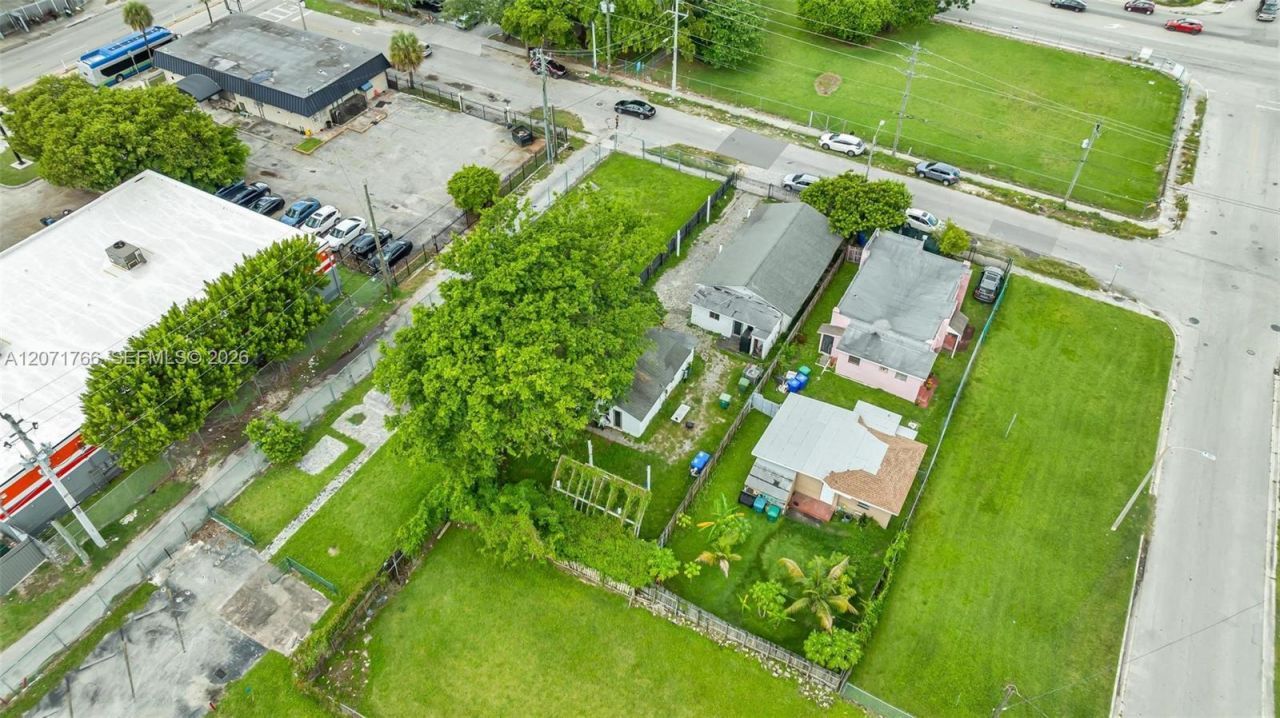 8011 NE Miami Ct , Miami, FL 33138 Photo