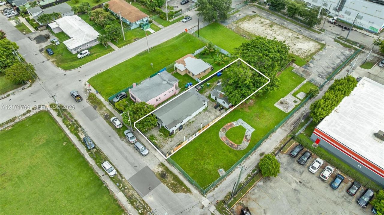8011 NE Miami Ct , Miami, FL 33138 Photo