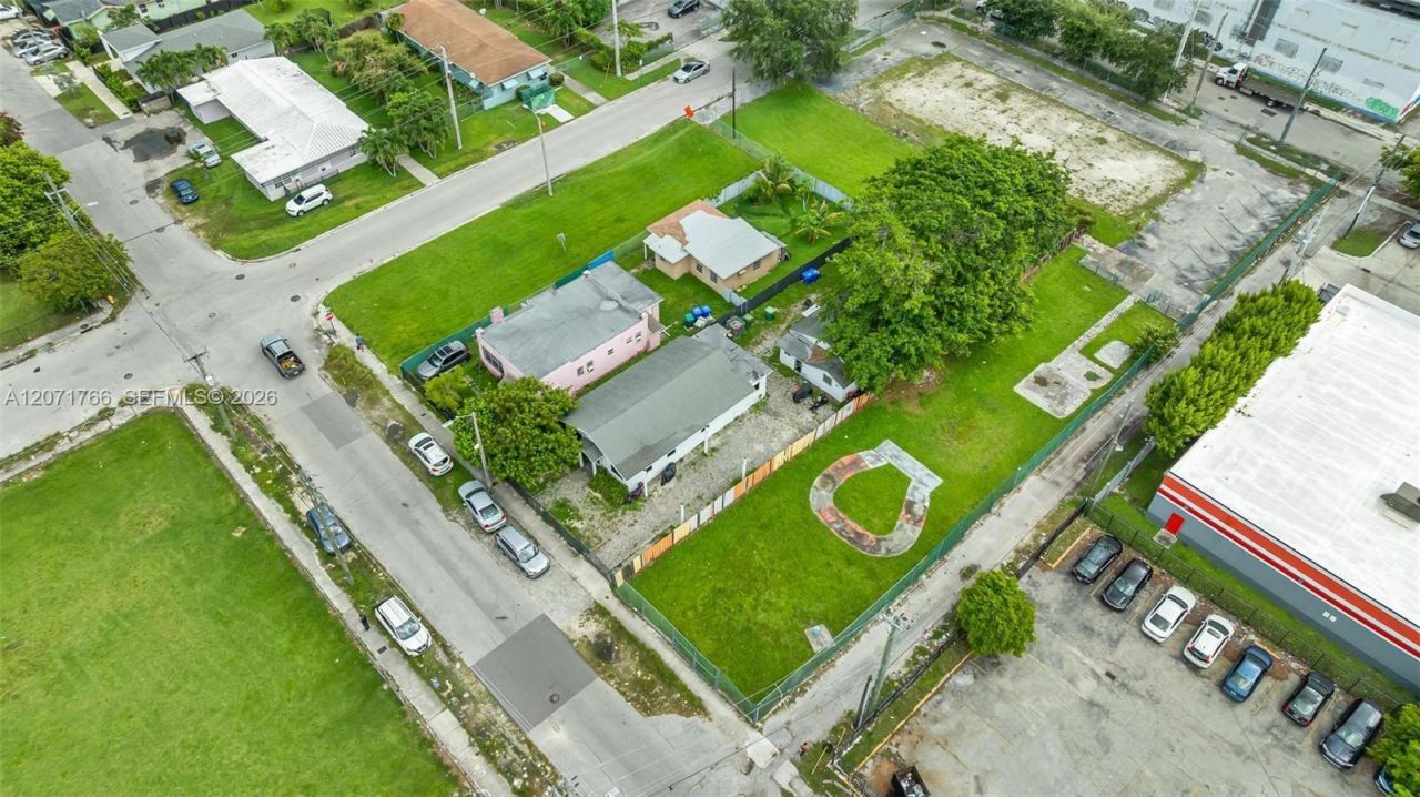 8011 NE Miami Ct , Miami, FL 33138 Photo
