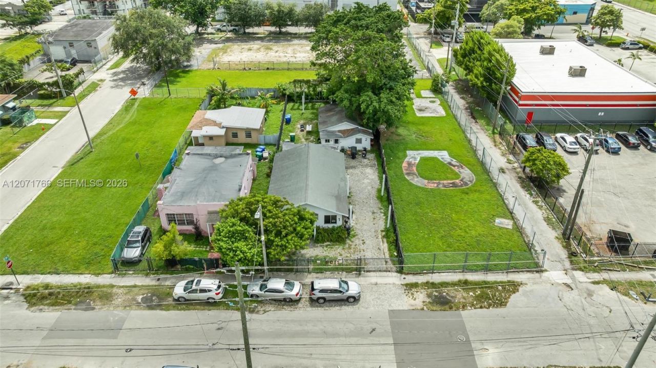 8011 NE Miami Ct , Miami, FL 33138 Photo