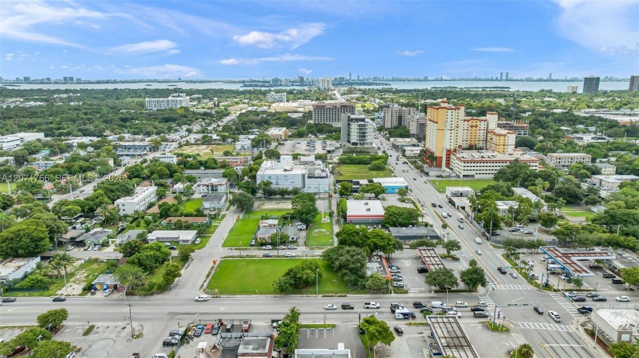 8011 NE Miami Ct , Miami, FL 33138 Photo