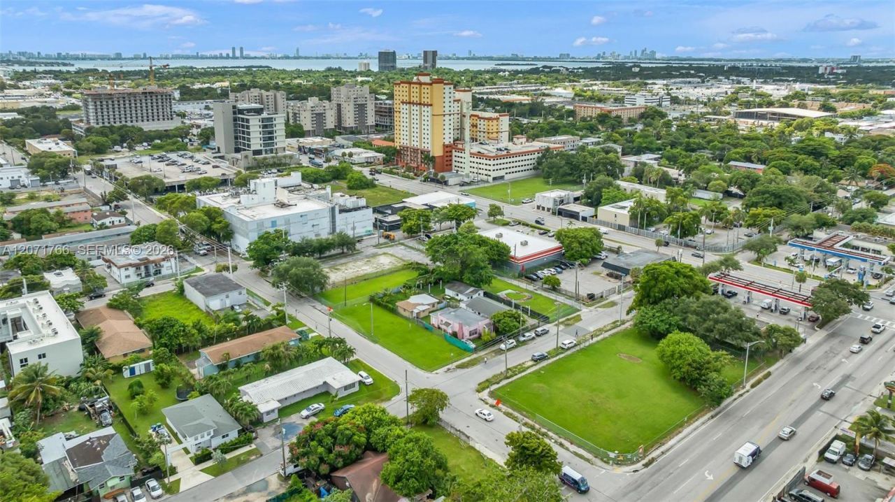 8011 NE Miami Ct , Miami, FL 33138 Photo