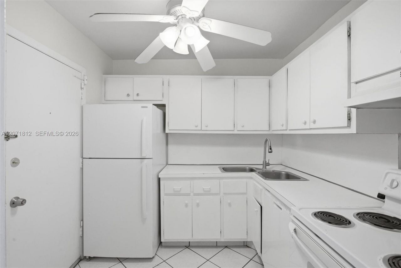 111 Golden Isles Dr , Unit G12, Hallandale Beach, FL 33009 Photo