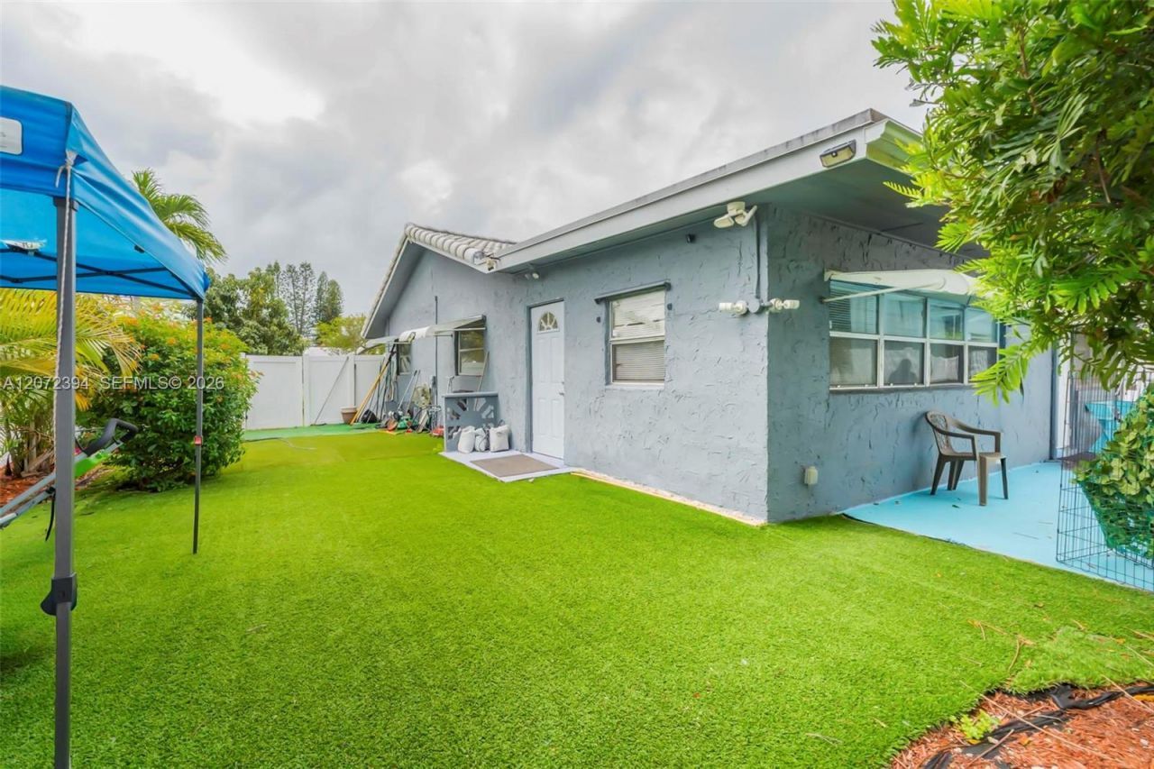 7211 NW 76th St, Tamarac, FL 33321 Photo