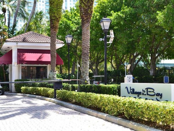 3215 NE 184 ST , Unit 14302, Aventura, FL 33160