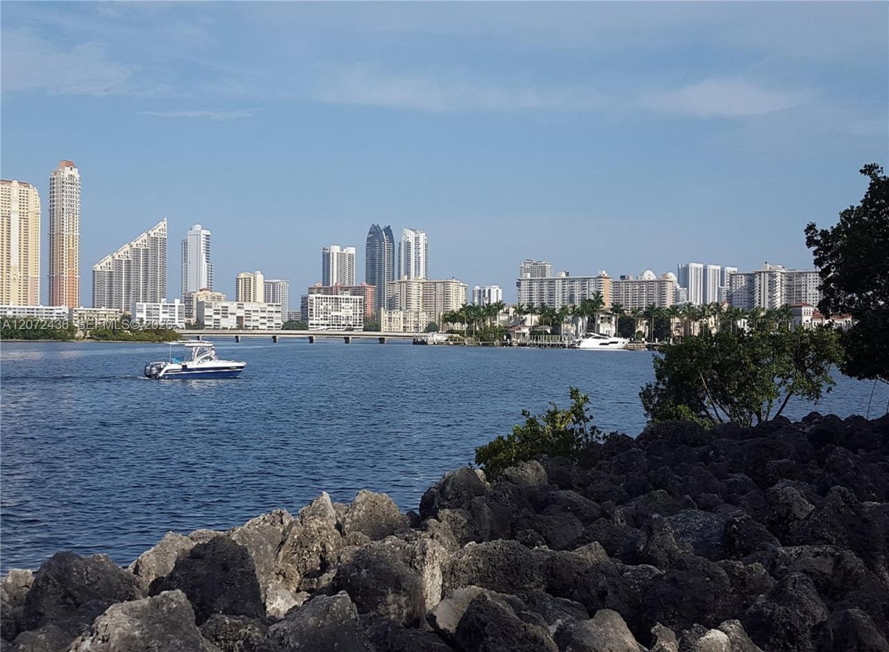 3215 NE 184 St , Unit 14302, Aventura, FL 33160 Photo