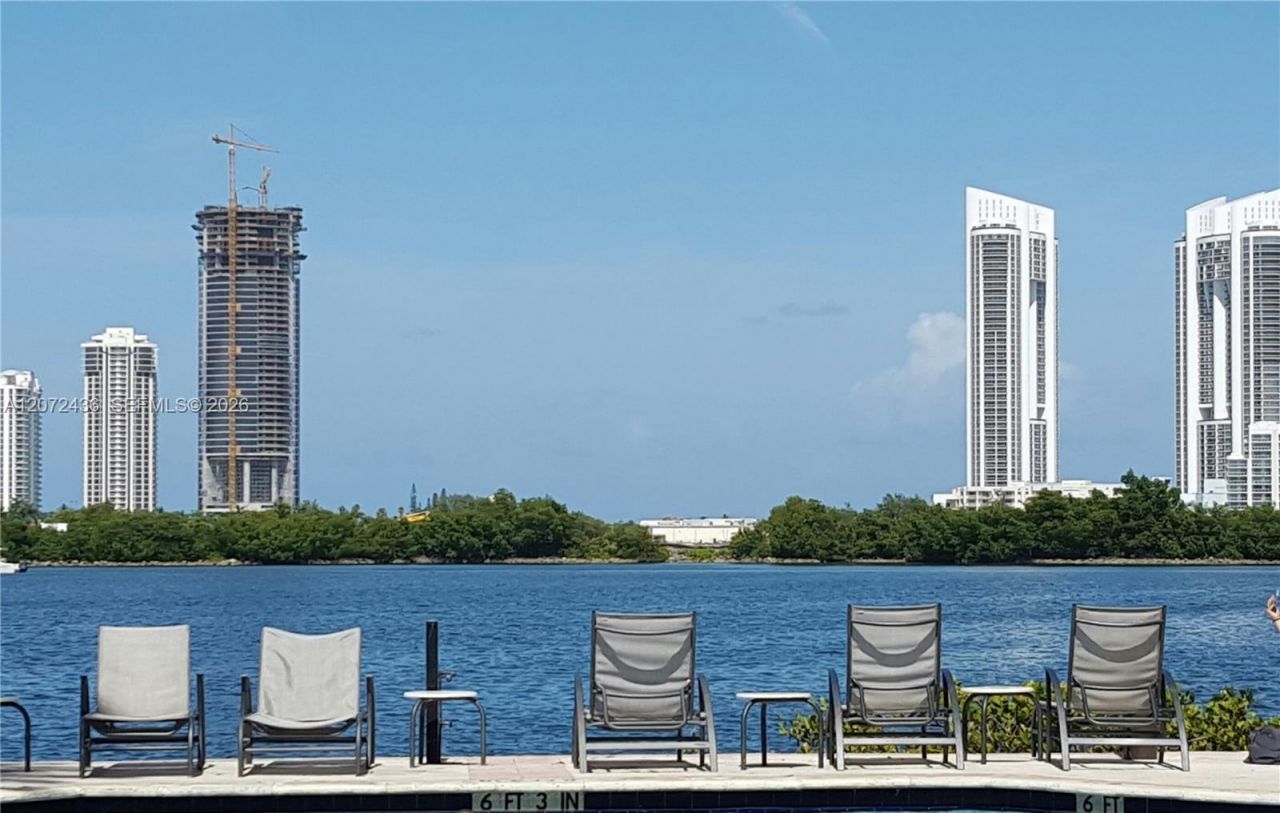 3215 NE 184 St , Unit 14302, Aventura, FL 33160 Photo