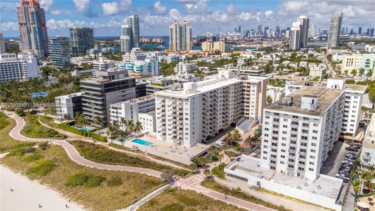 345 Ocean Dr , Unit 408, Miami Beach, FL 33139 Photo