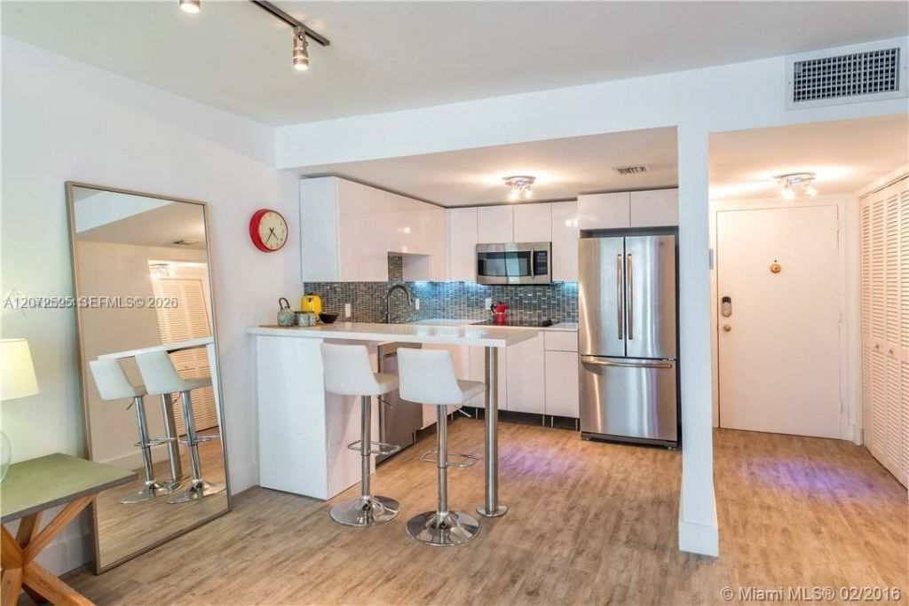 345 Ocean Dr , Unit 408, Miami Beach, FL 33139 Photo