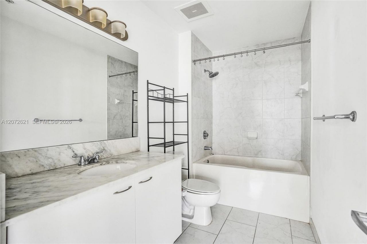 133 NE 2nd Ave , Unit 2302, Miami, FL 33132 Photo