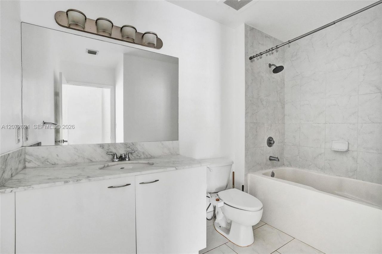 133 NE 2nd Ave , Unit 2302, Miami, FL 33132 Photo